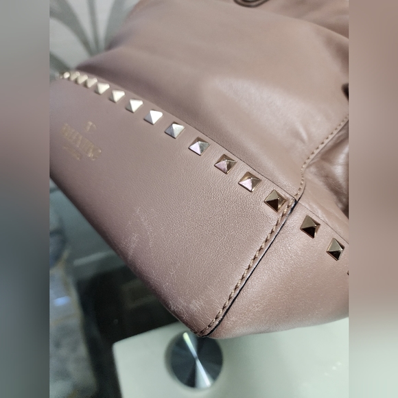 Authentic Valentino - Picture 5 of 12